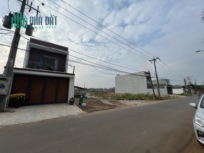 Đất ngộp bán gấp 5x27m Full Thổ Mặt Tiền đường nhựa TP Long Khánh
