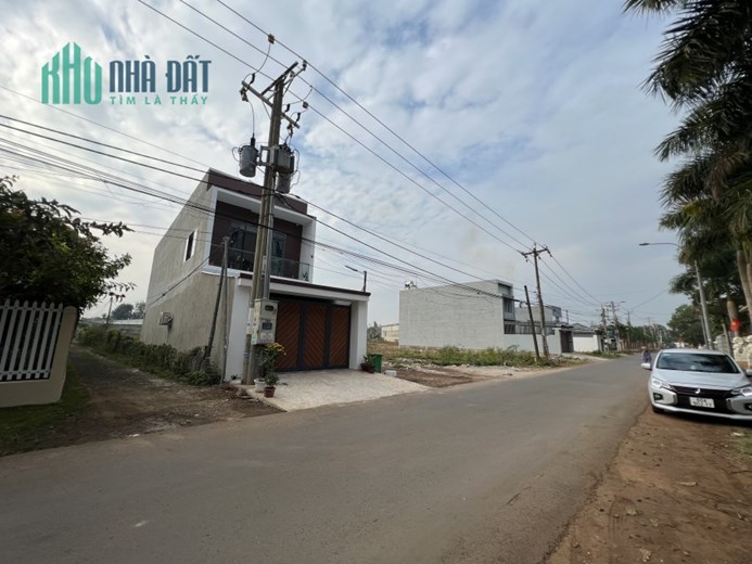 Đất ngộp bán gấp 5x27m Full Thổ Mặt Tiền đường nhựa TP Long Khánh