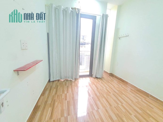 Nhà hẽm 5m, sát mặt tiền, Nguyễn Tri Phương Q10, 35m2 nhỉnh 6 tỷ.