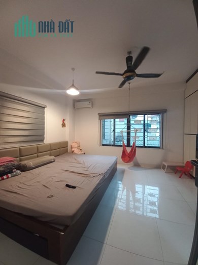 Cần bán gấp nhà Võng Thị, Tây Hồ 38m2, 5 tầng, mt 4.6m, chỉ 4.7 tỷ. Ô tô gần.