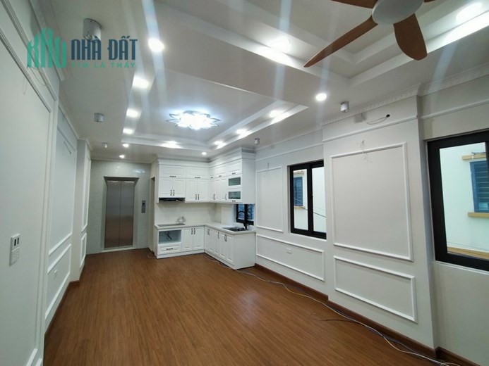 Bán nhà Phố Ngọc Thụy, Lô góc, Ô tô, TM, 65 m2, 6T, chỉ 8,2 tỷ.
