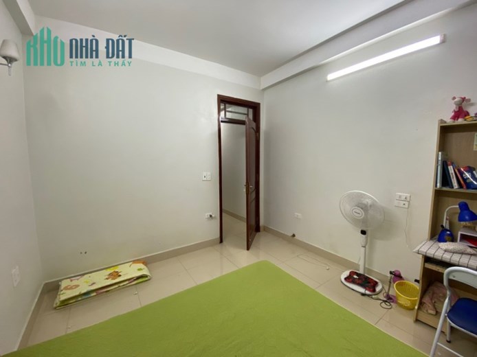 Bán nhà Cự Khối, Ô tô tránh, Kinh doanh, 57 m2, 5 tầng, chỉ 3,65 tỷ.