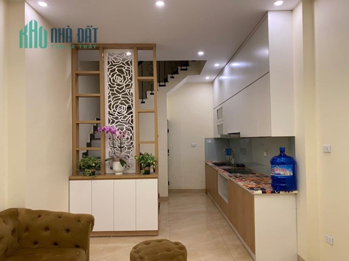 BÁN NHÀ ĐẸP NGÕ NGỌC THỤY  GẦN CHỢ TRƯỜNG CÁC CẤP YÊN TĨNH Ở SƯỚNG 30M 5 TẦNG HƠN 3 TỶ