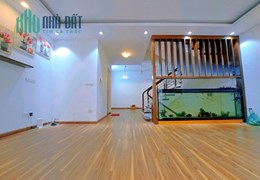Bán nhà Đê La Thành 25m2 x 4T, 2.8 tỷ, ngõ thông, 2 thoáng, LH 0966037496