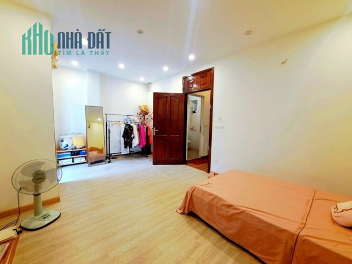 Bán nhà Đê La Thành 25m2 x 4T, 2.8 tỷ, ngõ thông, 2 thoáng, LH 0966037496