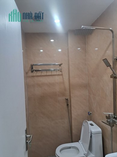 BÁN NHÀ ĐÊ LA THÀNH 38M2 X 4 TÀNG, NGÕ THÔNG TỨ TUNG, 2 THOÁNG, 4.5 TỶ LH 0966037496