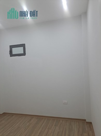 BÁN NHÀ ĐÊ LA THÀNH 38M2 X 4 TÀNG, NGÕ THÔNG TỨ TUNG, 2 THOÁNG, 4.5 TỶ LH 0966037496