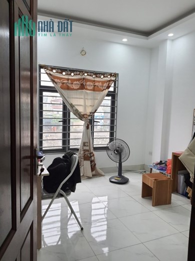 BÁN NHÀ ĐÊ LA THÀNH 40M2 X 4 TÀNG, NGÕ NÔNG, PHÂN LÔ 2 THOÁNG, 5 TỶ LH 0966037496