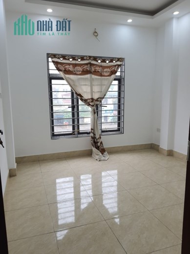 BÁN NHÀ ĐÊ LA THÀNH 40M2 X 4 TÀNG, NGÕ NÔNG, PHÂN LÔ 2 THOÁNG, 5 TỶ LH 0966037496