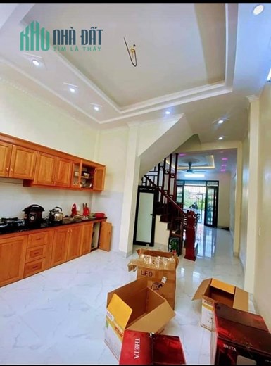 Bán nhà Chiến Thắng, 40m2, 4 tầng, 3.5 tỷ. Ô Tô đỗ cửa, ở sướng, CÁCH PHỐ 30M.