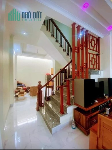 Bán nhà Chiến Thắng, 40m2, 4 tầng, 3.5 tỷ. Ô Tô đỗ cửa, ở sướng, CÁCH PHỐ 30M.