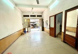 Chính chủ cho thuê nhà 63 Thân Công Tài, sát chợ đêm, sát phố đi bộ, Tp. Lạng Sơn.