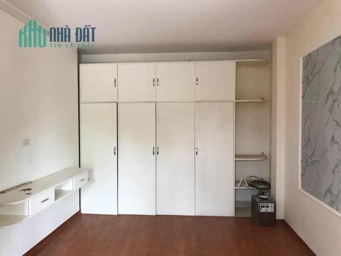 Nhà đẹp5 tầng 56m2 phố HOàng NHư Tiếp, Long Biên