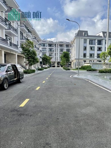 Giảm mạnh 5 tỷ, bán nhanh shophouse Vạn Phúc City, ngang cực rộng, thang máy