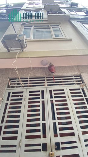 Hộ khẩu Cầu Giấy nhà đẹp an sinh đỉnh cao 30m2 x 5 tầng , ô tô đỗ cửa mà chỉ nhỉnh 4 tỷ