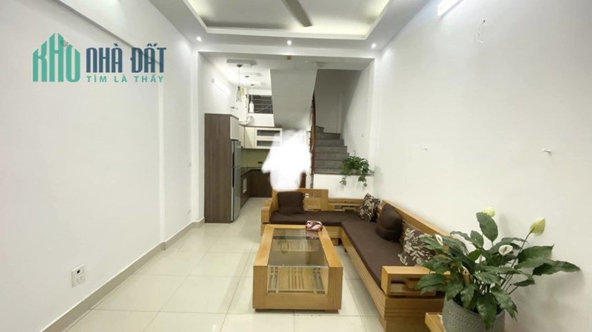 Hộ khẩu Cầu Giấy nhà đẹp an sinh đỉnh cao 30m2 x 5 tầng , ô tô đỗ cửa mà chỉ nhỉnh 4 tỷ