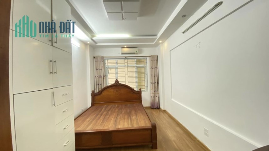 Hộ khẩu Cầu Giấy nhà đẹp an sinh đỉnh cao 30m2 x 5 tầng , ô tô đỗ cửa mà chỉ nhỉnh 4 tỷ