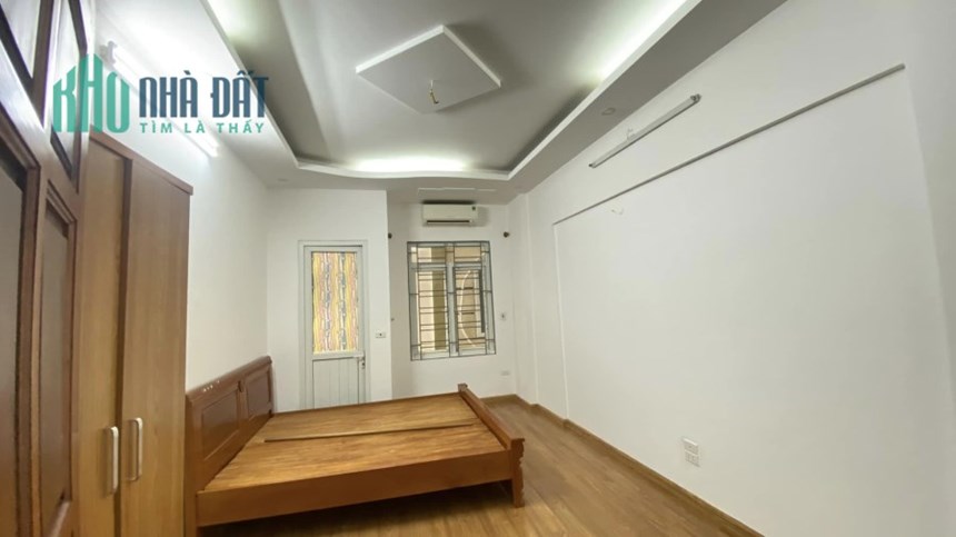 Hộ khẩu Cầu Giấy nhà đẹp an sinh đỉnh cao 30m2 x 5 tầng , ô tô đỗ cửa mà chỉ nhỉnh 4 tỷ