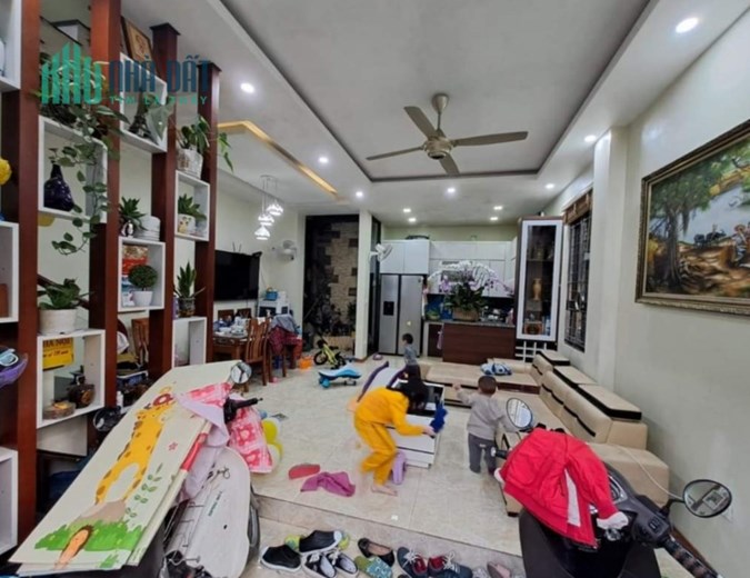 Chỉnh chủ bán căn nhà Xuân La, Tây hồ nước, ngôi nhà đẹp, oto, lô góc, DT rộng lớn, giá chỉ 7.6 tỷ