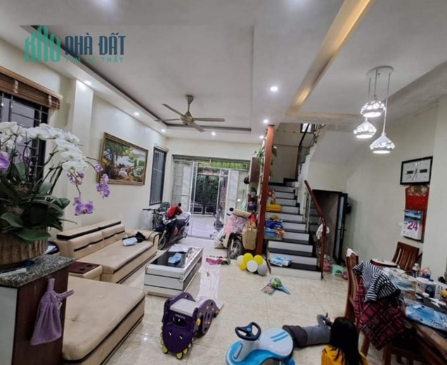 Chỉnh chủ bán căn nhà Xuân La, Tây hồ nước, ngôi nhà đẹp, oto, lô góc, DT rộng lớn, giá chỉ 7.6 tỷ