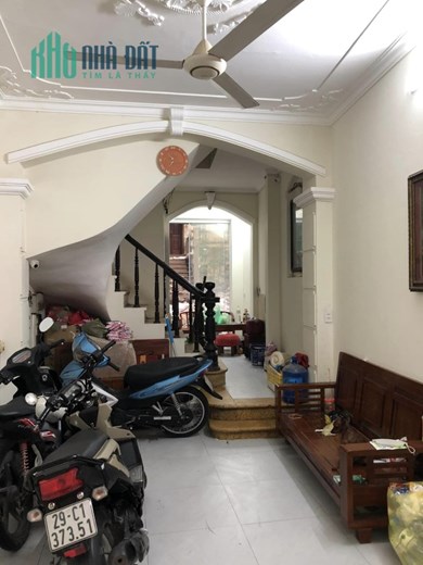 Cho thuê nhà nguyên căn mặt phố Thụy Khuê, 9 phòng, CHDV, KD.