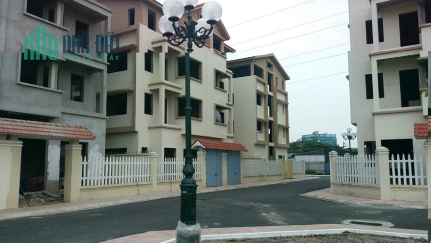Bán biệt thự nhà phố ngã tư kinh doanh mặt đường 32 và 3,5 khu Nguyễn Ngọc Lai Xá. Huyện Hoài Đức -