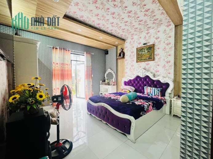 Nhà Bán THạnh Lộc 49- Quận 12- 4 tầng BTCT-100m2- XE hơi Ngủ trong nhà- chỉ 4ty7