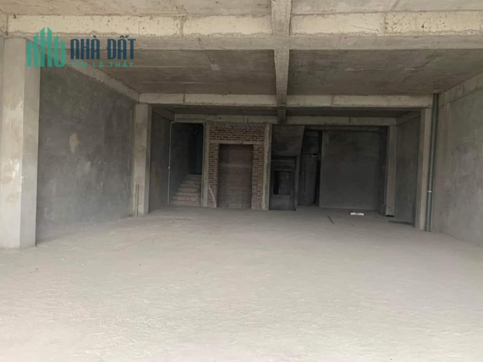 Toà nhà văn phòng mặt phố Hai Bà Trưng,135mx8 tầng,MT 9m, thông sàn