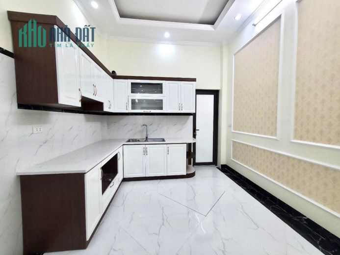 BÁN NHÀ ĐẸP ĐẦY ĐỦ CÔNG NĂNG SÁNG THOÁNG TRƯỚC SAU OTO ĐỖ CỦA 51 M PHỐ THỊNH LIỆT , HOÀNG MAI CHỈ