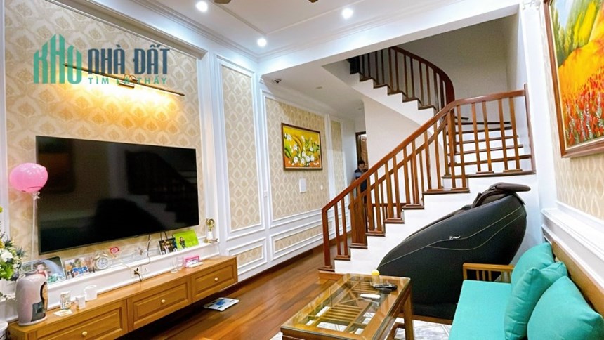 Phân lô Gia Thụy, Long Biên, 76m x 4 tầng, MT 4,2m, hướng ĐN, 6 tỷ nhỉnh