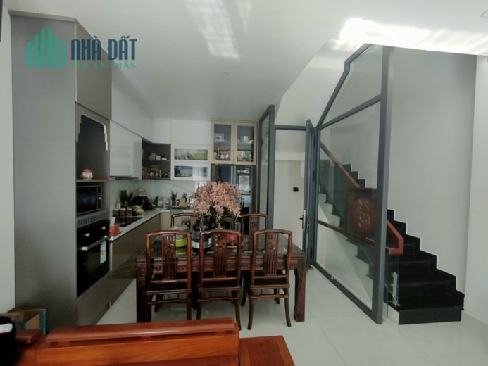 Ngộp Bank giảm 2ty từ 17 tỷ xuống còn 15 tỷ Mặt tiền Gò Xoài vị trí Kinh Doanh Đỉnh.136m2 ,4 tầng
