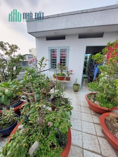 chính chủ bán nhà mặt tiền ô tô 2 chiều đường tên lửa, 4 tầng, 49m2 chỉ 11.5 tỷ
