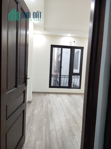 Bán nhà riêng Mạc Thái Tổ,Hạ Yên Quyết 45 m2 x 5 t mới ô tô cách nhà 30m giá 6,3  tỷ