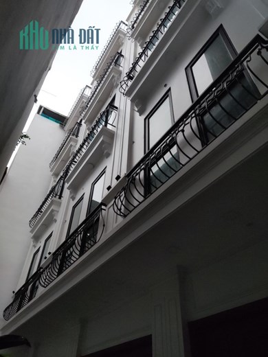 Bán nhà riêng Mạc Thái Tổ,Hạ Yên Quyết 45 m2 x 5 t mới ô tô cách nhà 30m giá 6,3  tỷ