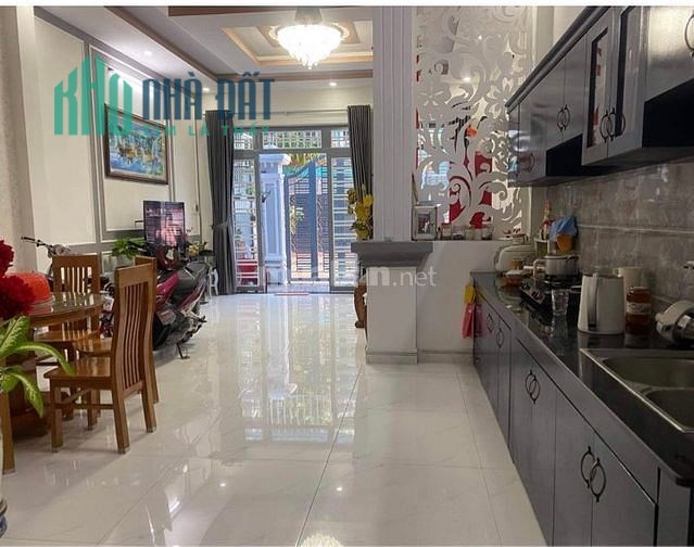 nhà NGỘP bán NHANH,ngang 5m,dài 20m, 3phòng ngủ,dọn vào ở ngay Bình Chánh