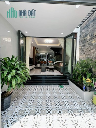 Nhà 3 tầng 2,x tỷ gần mặt tiền Hà Huy Tập