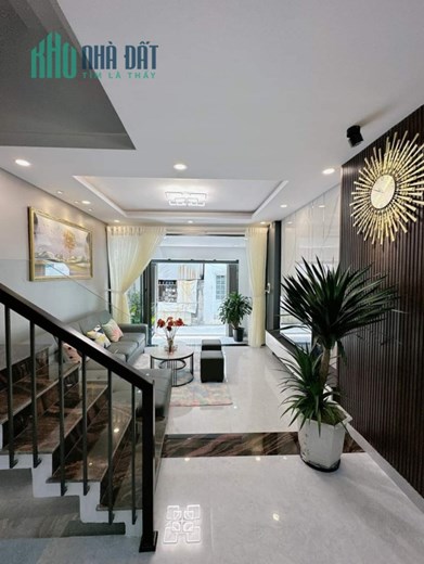 Nhà 3 tầng 2,x tỷ gần mặt tiền Hà Huy Tập