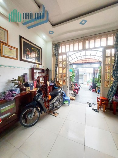 MẶT TIỀN ĐÔNG HƯNG THUẬN QUẬN 12 - GIÁP TÂN BÌNH - DT.98M2, 4 TẦNG, NHỈNH 6 TỶ.