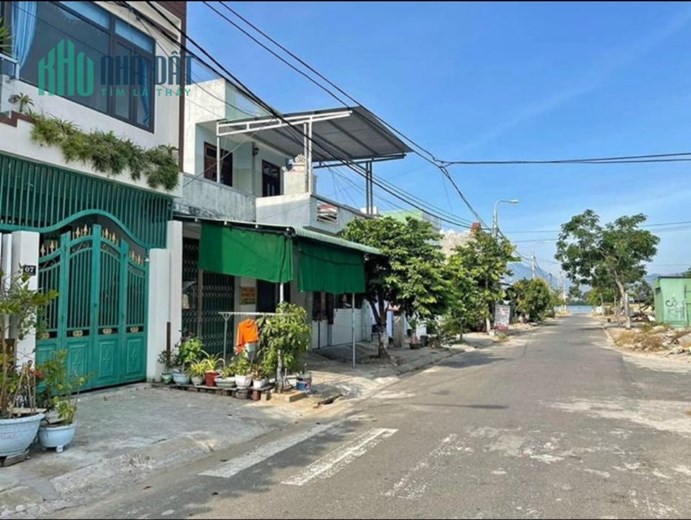 Đất Đàm Thanh 1,82 ty đường 5m vỉa hè 3m