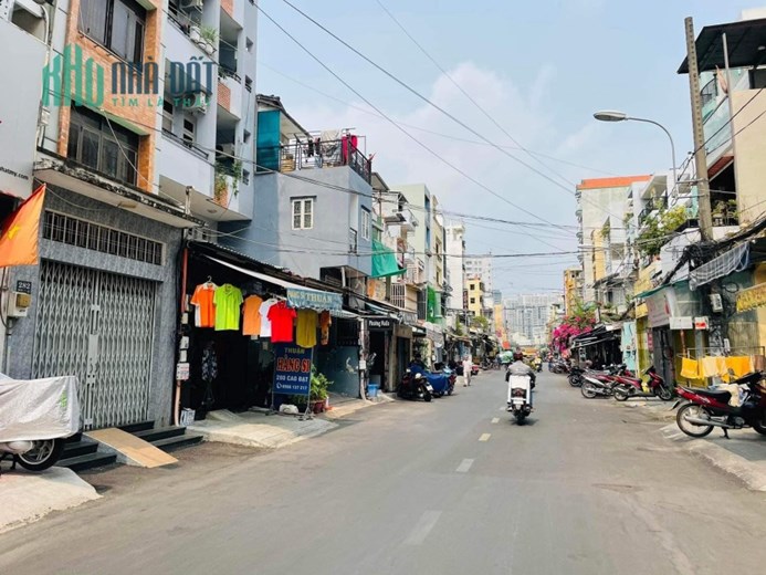 Bán nhà mặt tiền Cao Đạt ngay Trần Bình Trọng, Quận 5, DT: 4.75x20m, 2 T- 3PN, 13 tỷ.