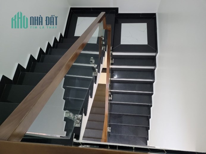 Bán nhà phố Khúc Thừa Dụ diện tích 52m x 4 tầng mới độc lập GIÁ 3.6 tỉ ô.tô tận cửa