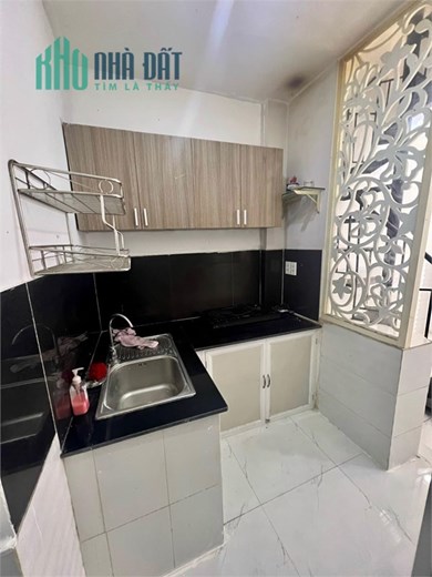 QUẬN 10 XE HƠI ĐỖ CỔNG CÁCH MẶT TIỀN 2 CĂN HẺM THÔNG VỪA Ở VỪA
