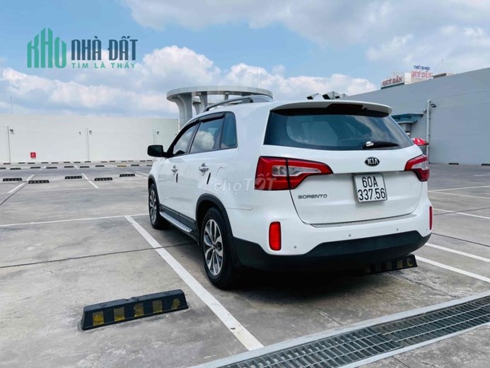 Bán nhanh Kia Sorento GATH 2016 máy xăng 2 ghế điện