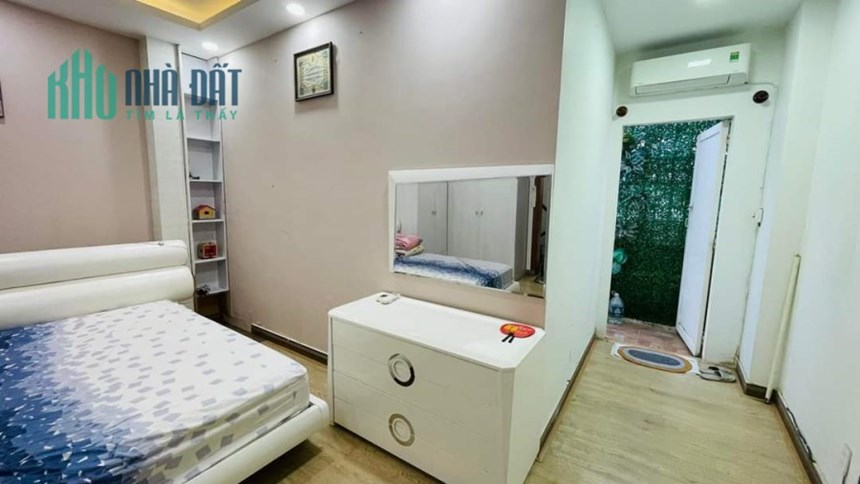 Bán nhà hẻm 373/ Lý Thường Kiệt P9 Tân Bình DT 82m2 5x17 xây 5 lầu BTCT Giá 14 tỷ 900 TL.