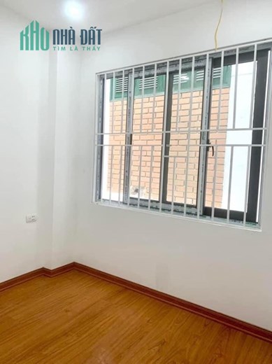 Cho thuê nhà riêng 10m2* 4 tầng tại  ngõ 269 Lạc Long Quân , Hà Nội.