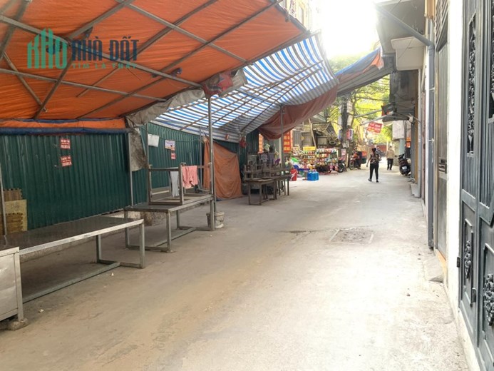 Hiếm! Bán nhà Chùa Láng,Đống Đa 40m2 x5Tầng,Ôtô cách nhà 5m, ngõ thông, giá 5.25 tỷ