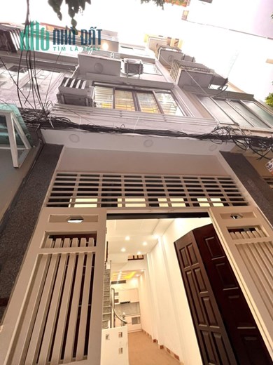 Hiếm! Bán nhà Chùa Láng,Đống Đa 40m2 x5Tầng,Ôtô cách nhà 5m, ngõ thông, giá 5.25 tỷ