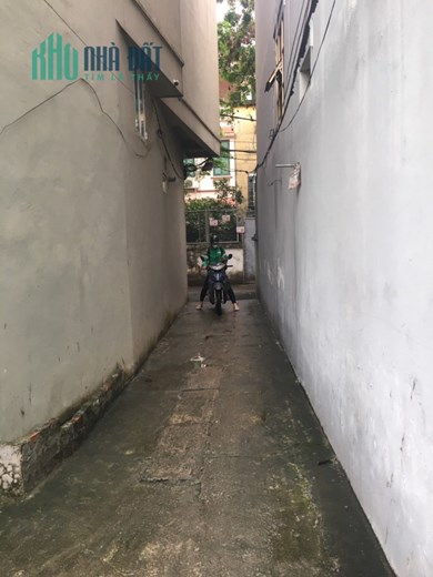 Bán đất ngõ 180 Tây Mỗ .DT 38m2 ,MT 4.3m giá 2.1 tỷ. SDCC.