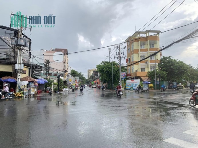 BIỆT THỰ MẶT TIỀN ĐƯỜNG CHÂU THỚI, Q10, 12 x 26, 2 TẦNG, MÁI, 

HĐT 100 TRIỆU/THÁNG 65 TỶ.