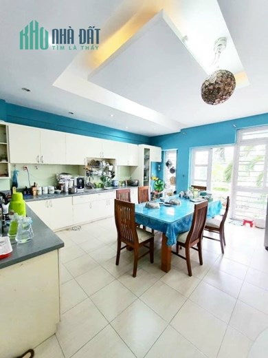 Bán nhà Đẹp Mặt Tiền Thạnh Mỹ Lợi, Quận 2 có gara, sân vườn rộng rãi